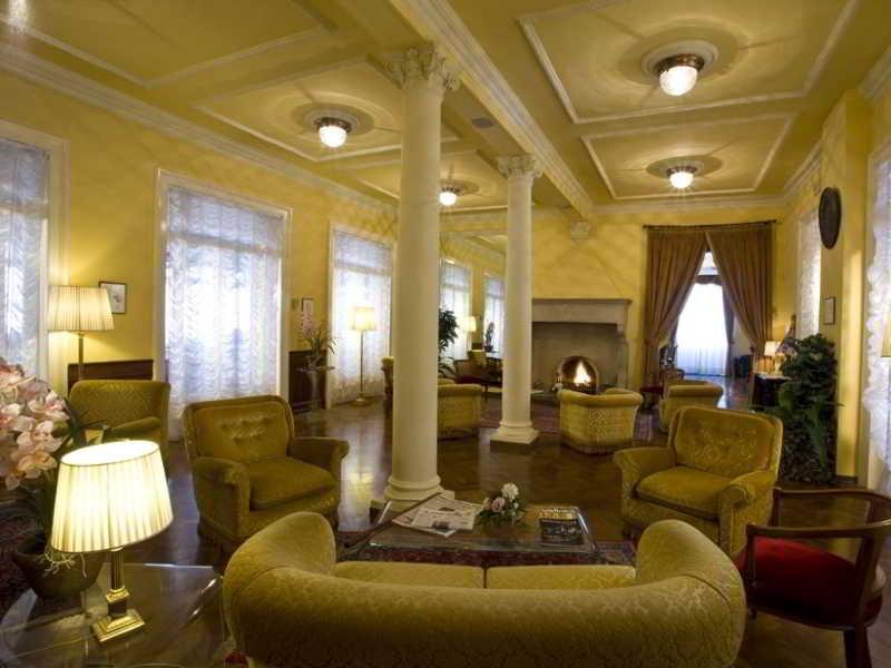 Hotel Vittoria Песаро Екстериор снимка The lobby of the hotel