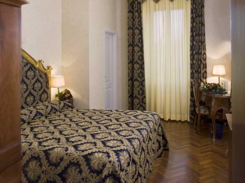 Hotel Vittoria Песаро Екстериор снимка A room at the hotel