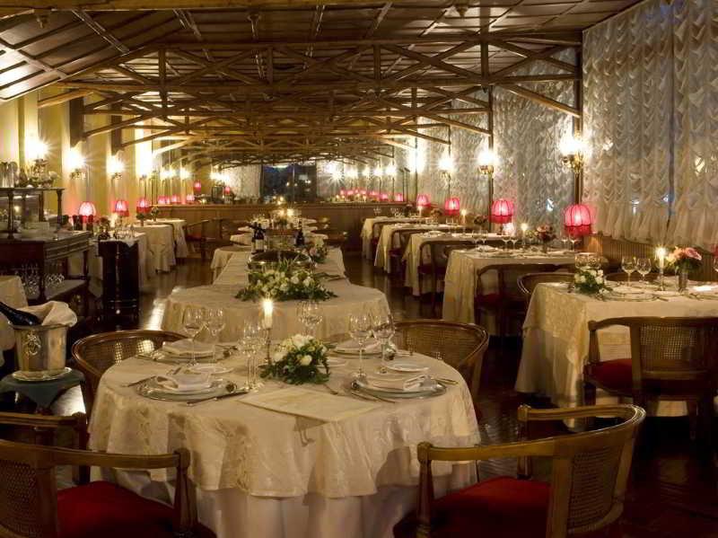 Hotel Vittoria Песаро Екстериор снимка The restaurant