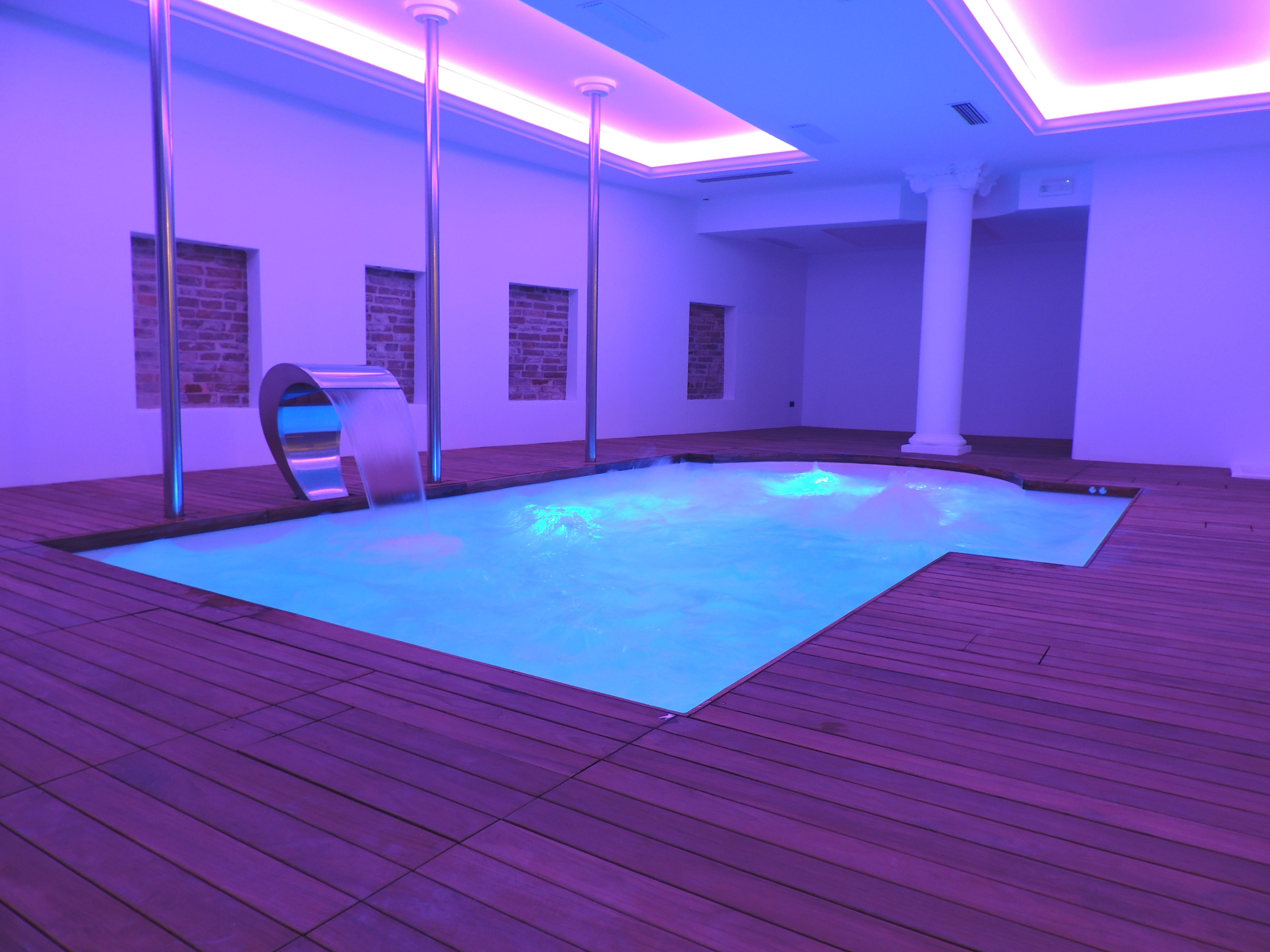 Hotel Vittoria Песаро Екстериор снимка A rendering of a swimming pool
