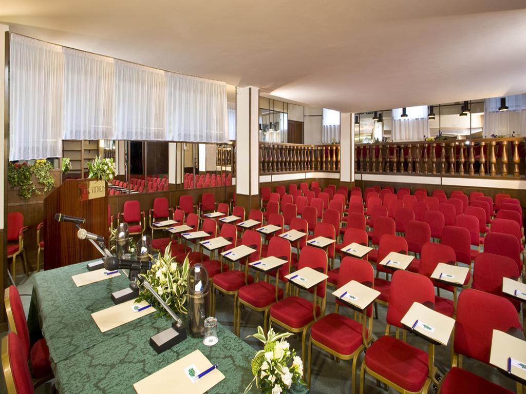 Hotel Vittoria Песаро Екстериор снимка The main conference room