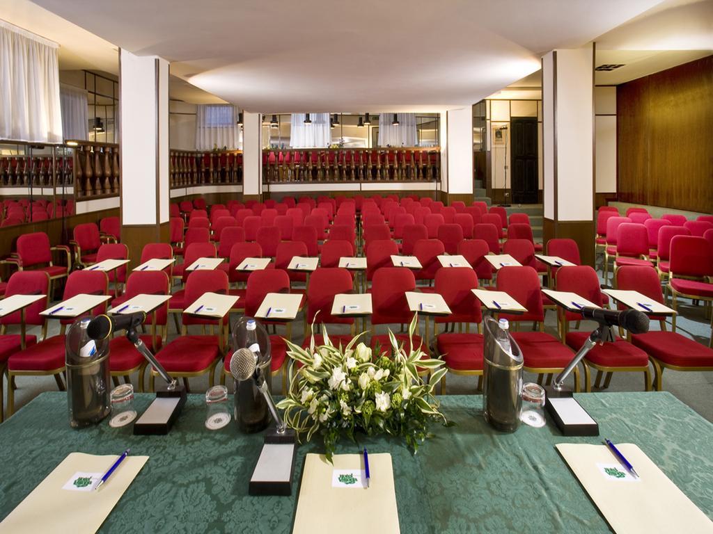 Hotel Vittoria Песаро Екстериор снимка The main conference room