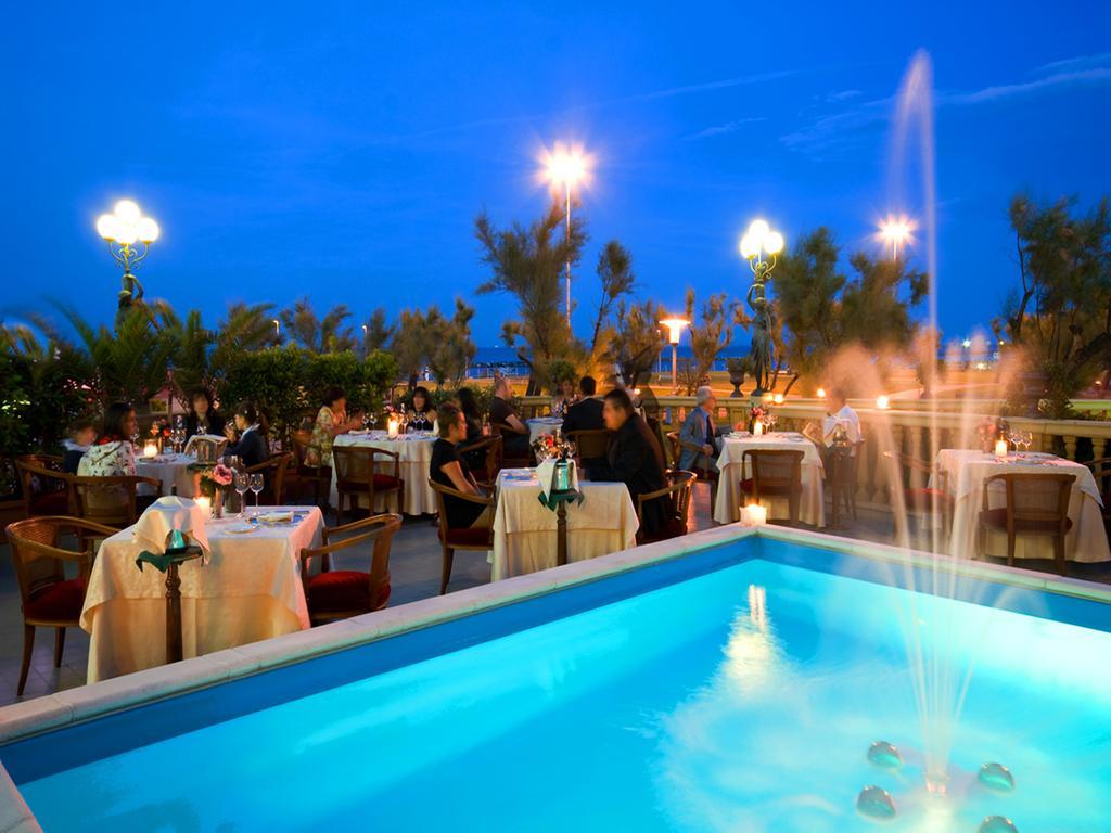 Hotel Vittoria Песаро Екстериор снимка The restaurant