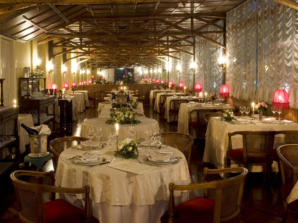 Hotel Vittoria Песаро Екстериор снимка The restaurant