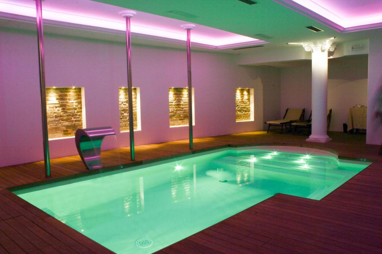 Hotel Vittoria Песаро Екстериор снимка The spa at the Hotel